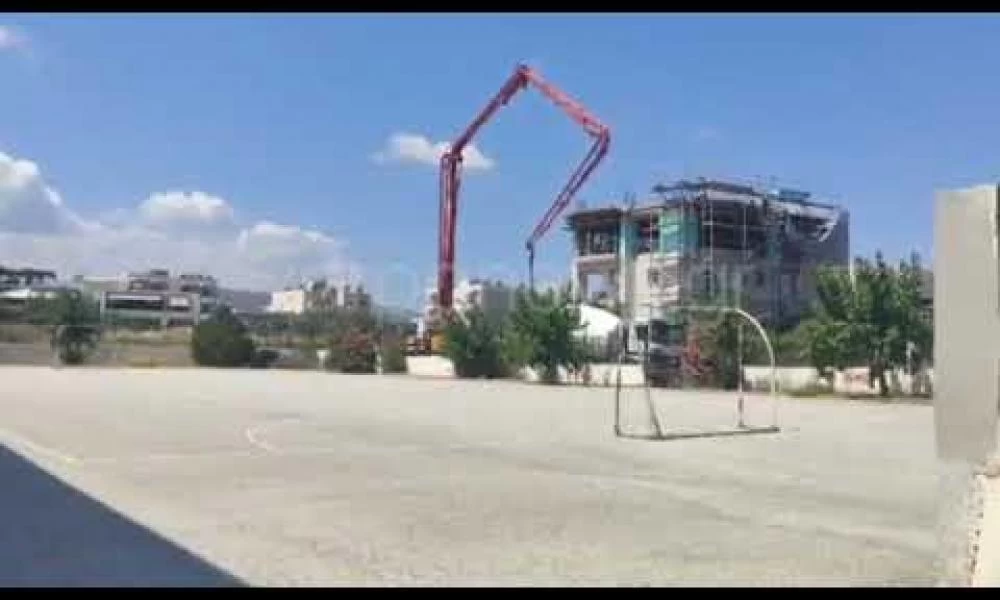 Πανελλήνιες μετ' εμποδίων: Μπετονιέρες στο φουλ εν ώρα γραπτών εξετάσεων